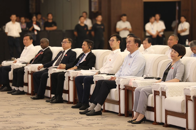第25届中国农产品加工业投资贸易洽谈会在河南省驻马店市举办